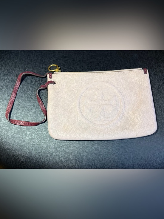 Tory Burch Handbags - GORGEOUS! TORY BURCH PERRY BOMBE PINK WRISTLET -PEBBLED LEATHER